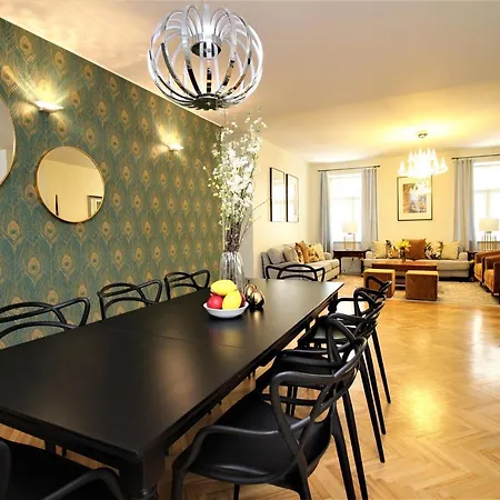 4 Bedroom With Sauna And 2 Bathroom Apartament