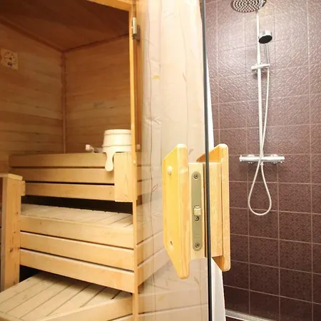 4 Bedroom With Sauna And 2 Bathroom טאלין