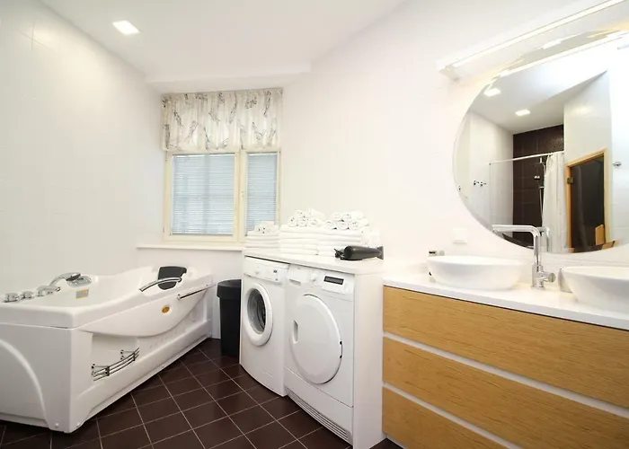 4 Bedroom With Sauna And 2 Bathroom Lägenhet *